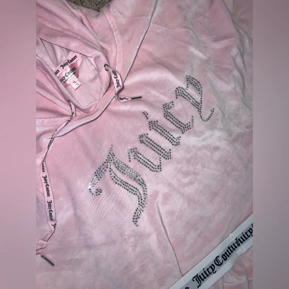 Juicy Couture Light Pink Velour Hoodie and Pants - Picture 3 of 10